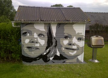 portret-kinderen-op-tuinhuis