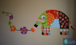 Muurschildering decoratieve olifant in verschillende kleuren